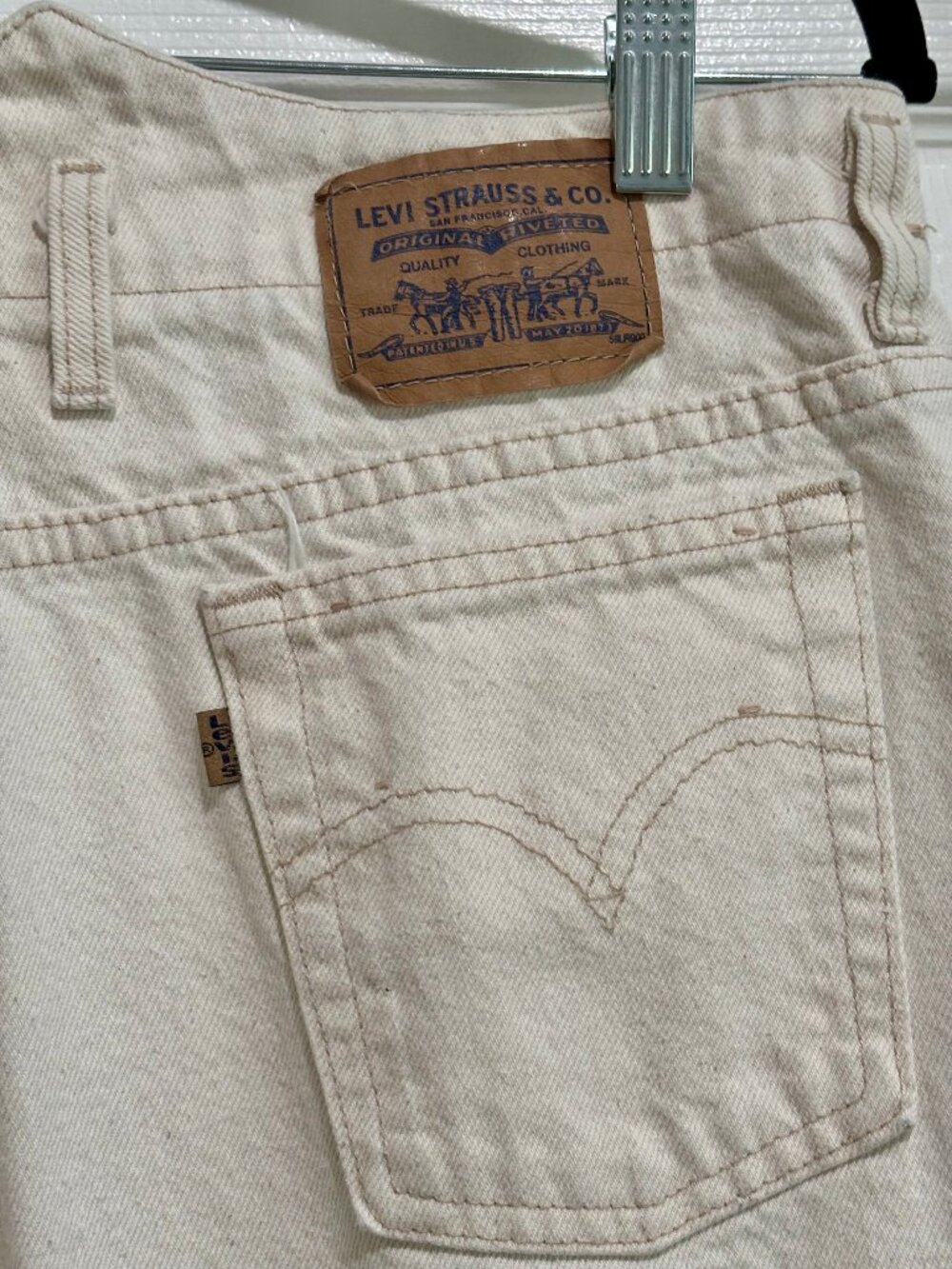 Vintage 1992 Levi’s Orange Tab High Waisted Notched Yoke Jeans Size 12